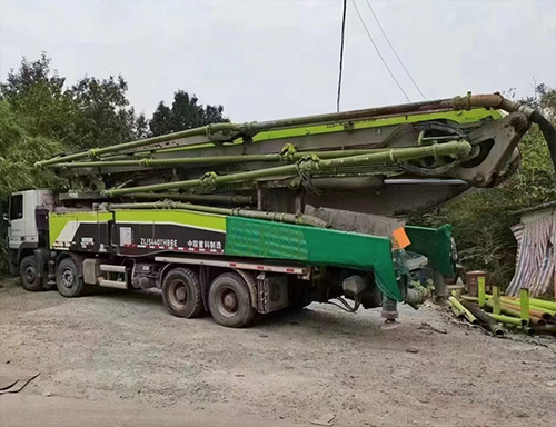 中聯國五奔馳63米混凝土泵洛陽施工現場